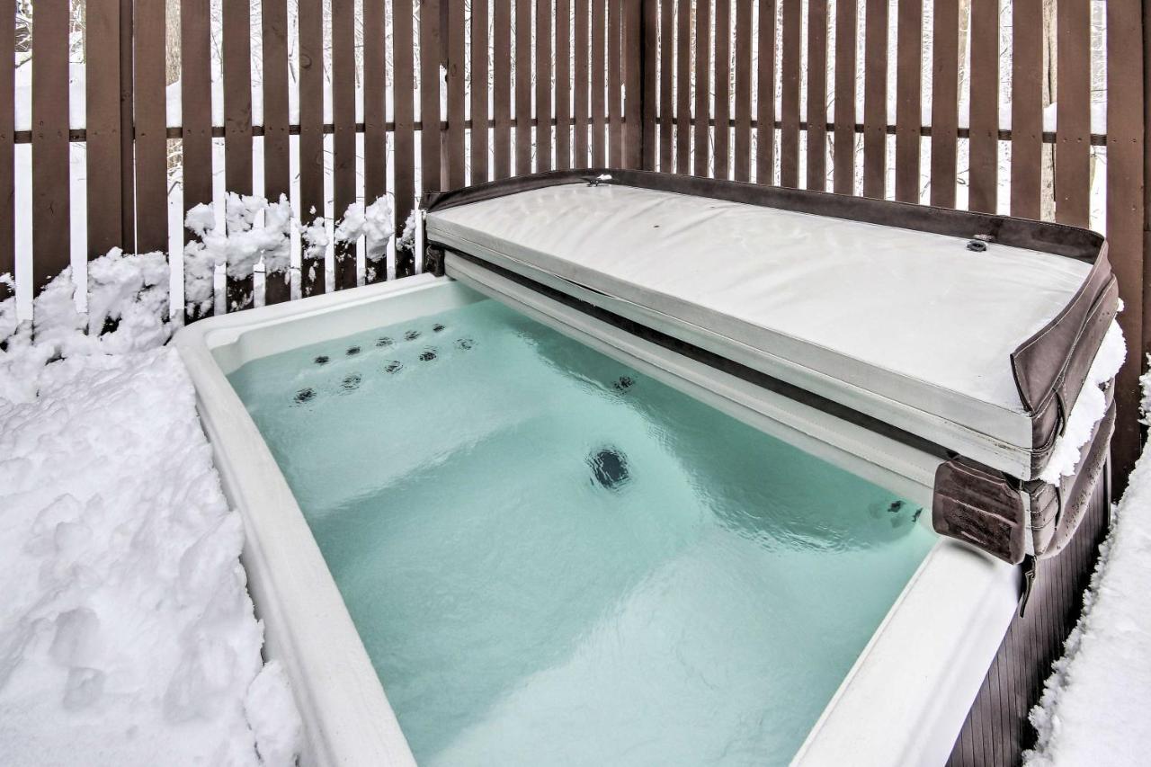 Modern Mountain Retreat With Deck And Hot Tub! Vila Chester Gap Exterior foto