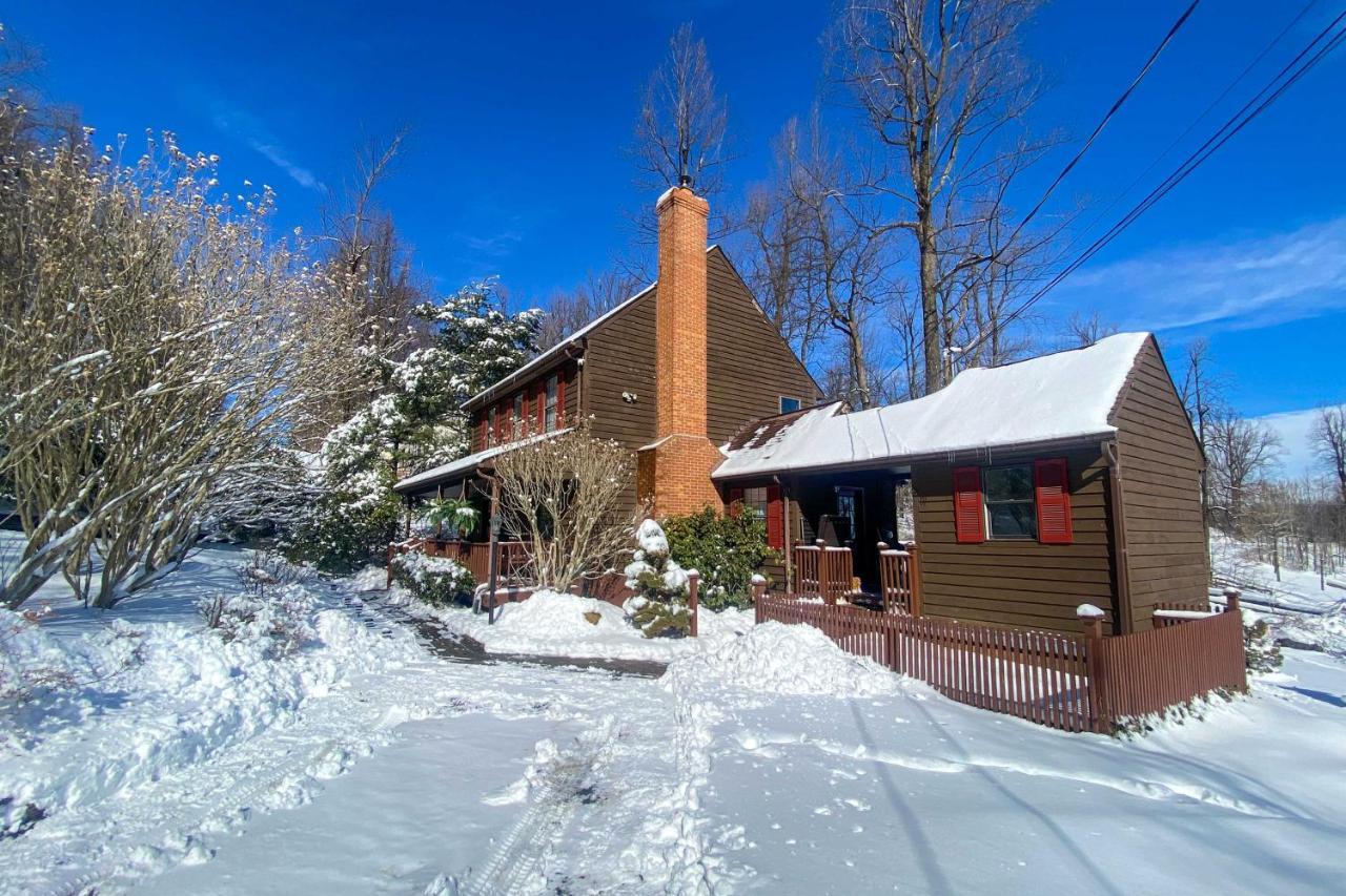 Modern Mountain Retreat With Deck And Hot Tub! Vila Chester Gap Exterior foto